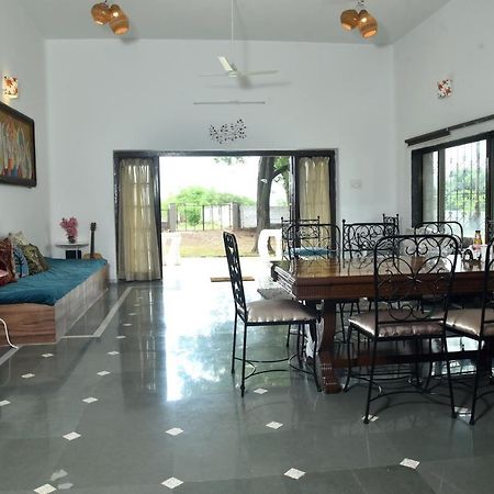 לונבלה Whispering Woods Villa And Eco Farms מראה חיצוני תמונה