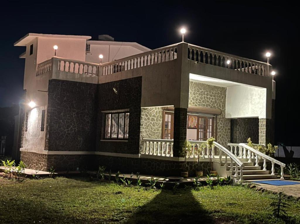 לונבלה Whispering Woods Villa And Eco Farms מראה חיצוני תמונה